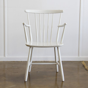 spindle back chair_front